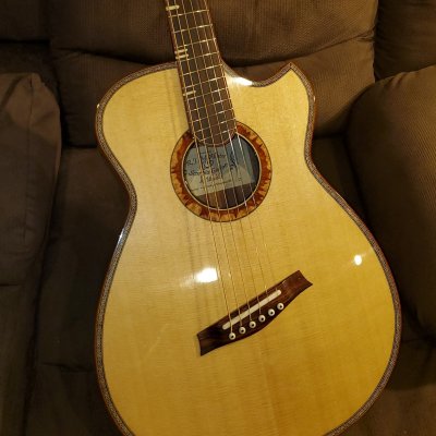 Scorpio Guitars & Ukuleles